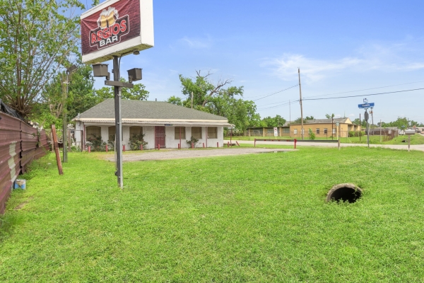 Listing Image #2 - Retail for sale at 10935 Aldine Westfield Road, Houston TX 77093