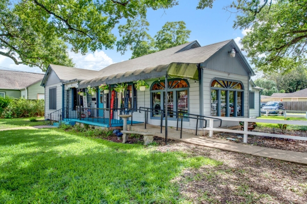 Listing Image #1 - Others for sale at 415 S. Gordon, Alvin TX 77511