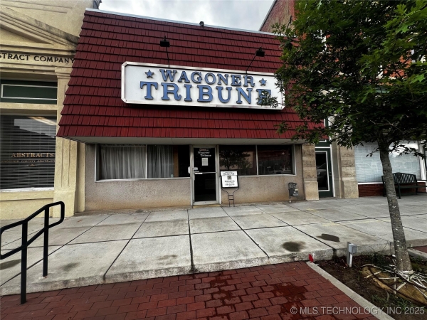 Listing Image #1 - Office for sale at 221 E Cherokee Street, Wagoner OK 74467