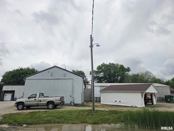 Listing Image #2 - Others for sale at 945 Monmouth Boulevard, Galesburg IL 61401