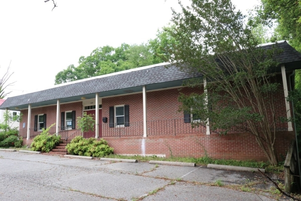 Listing Image #2 - Office for sale at 808 Buffalo St, Farmville VA 23901