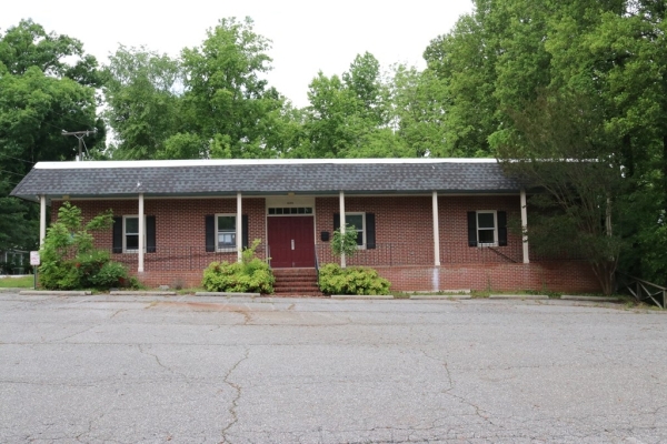 Listing Image #3 - Office for sale at 808 Buffalo St, Farmville VA 23901