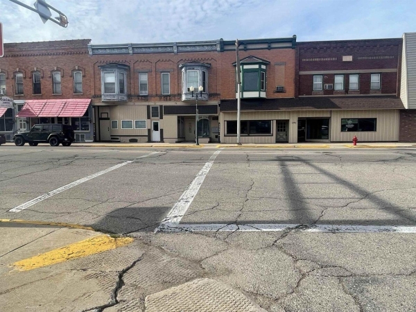 Listing Image #2 - Retail for sale at 191 BROADWAY Street, BERLIN WI 54923