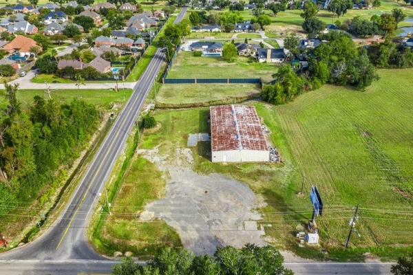 Listing Image #2 - Land for sale at 3130 Country Club Rd, Lake Charles LA 70605