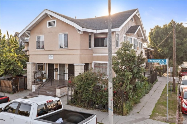 Listing Image #2 - Multi-family for sale at 4301 Woodlawn Ave, Los Angeles CA 90011