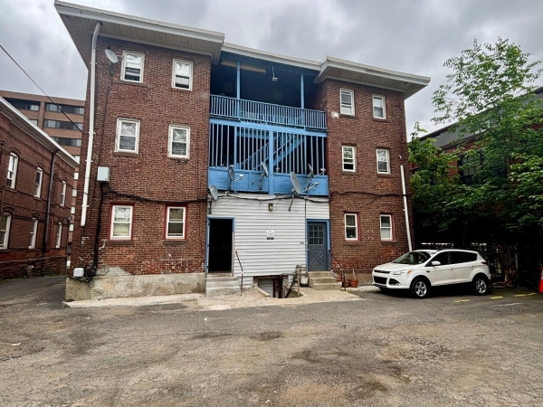 Listing Image #2 - Multi-family for sale at 479 Broad Street, Hartford CT 06106