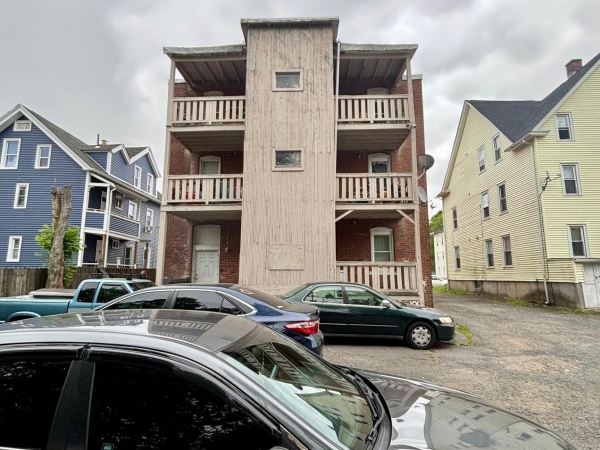Listing Image #2 - Multi-family for sale at 40 Dewey Street, New Britain CT 06051