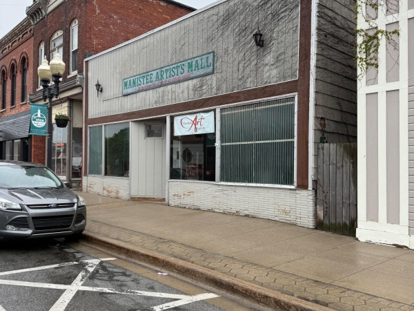 Listing Image #1 - Retail for sale at 437 River Street, Manistee MI 49660