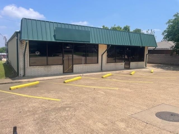 Listing Image #2 - Others for sale at 106 Terrace Drive, Desoto TX 75115