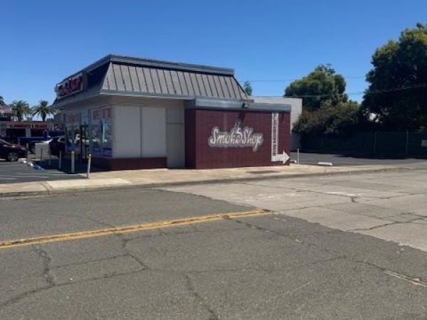 Listing Image #2 - Retail for sale at 520 Colusa Ave, Yuba City CA 95991