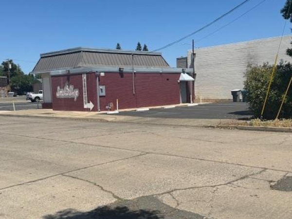 Listing Image #3 - Retail for sale at 520 Colusa Ave, Yuba City CA 95991