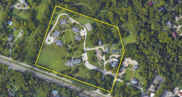 Listing Image #1 - Others for sale at 11103 Park Rd, Anchorage KY 40223