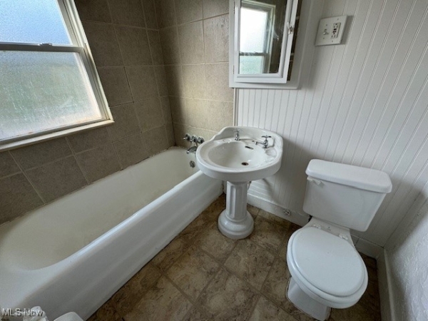 Listing Image #3 - Multi-family for sale at 1615 Ridgefield Road, Cleveland Heights OH 44118