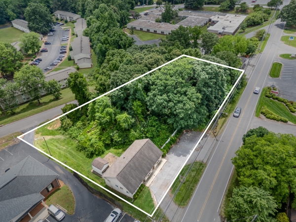 Listing Image #2 - Office for sale at 1512 Davie Avenue, Statesville NC 28677