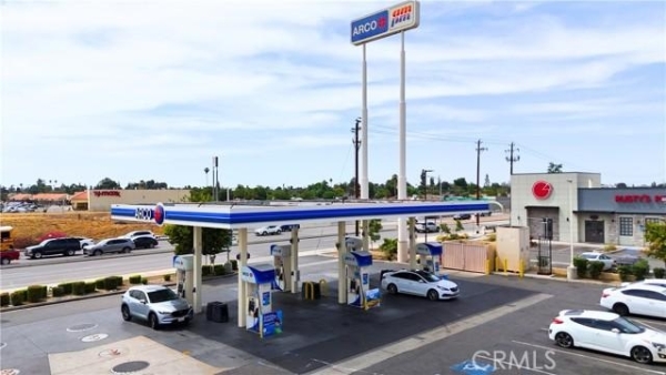 Listing Image #3 - Others for sale at 3220 Ming Avenue, Bakersfield CA 93304