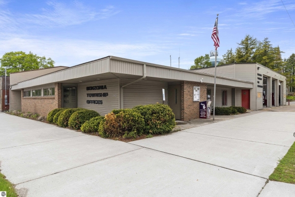 Listing Image #2 - Retail for sale at 1020 Michigan Avenue, Benzonia MI 49616
