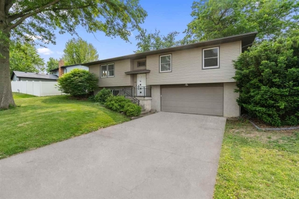 Listing Image #2 - Others for sale at 315 Westgate St., Iowacity IA 52246