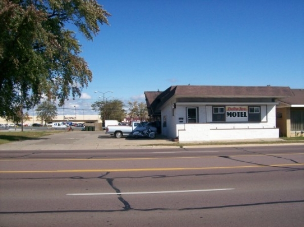 Listing Image #1 - Motel for sale at 2414 LUDINGTON ST, Escanaba MI 49829