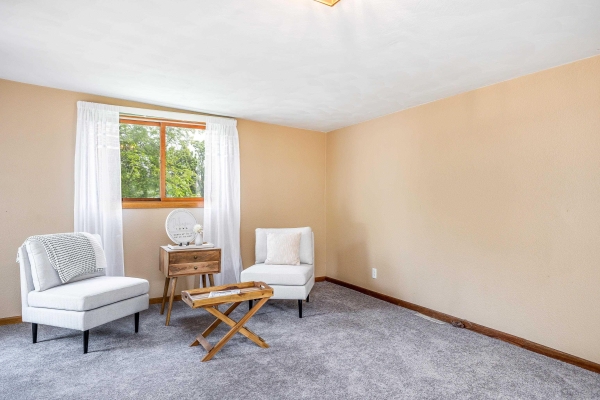 Listing Image #2 - Others for sale at 1165 Oak Street, Dubuque IA 52003