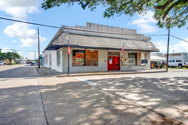 Listing Image #2 - Others for sale at 218 W. Sidnor, Alvin TX 77511