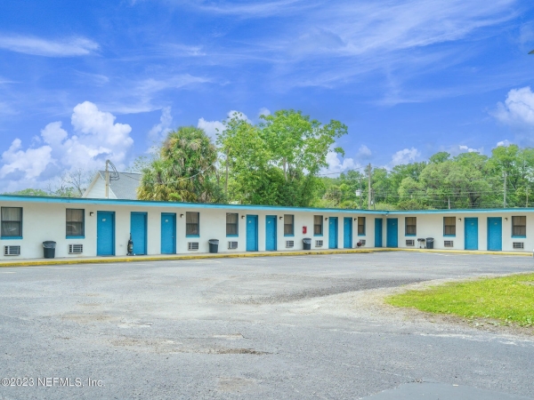 Listing Image #1 - Hotel for sale at 542403 U.S. 1, Callahan FL 32011