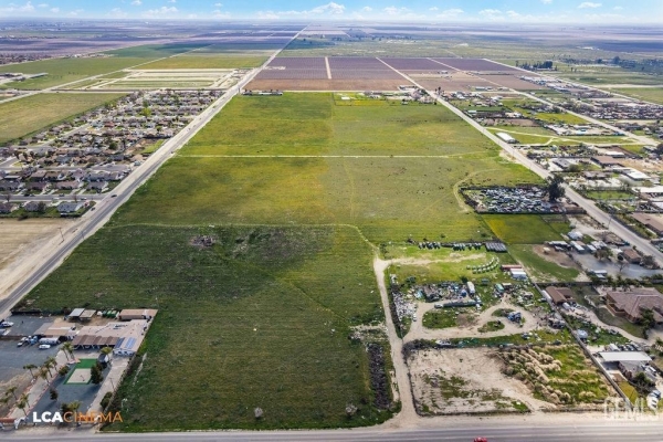Listing Image #1 - Land for sale at Cecil Avenue, Delano CA 93215