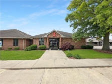 Listing Image #3 - Office for sale at 801 Broadway Ave, Mattoon IL 61938