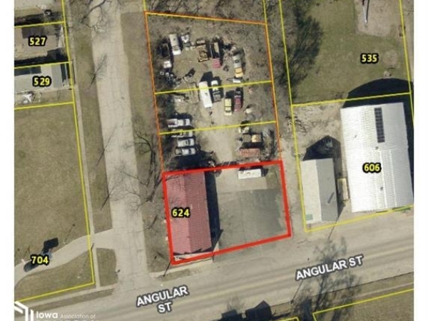 Listing Image #3 - Retail for sale at 624 Angular St., Burlington IA 52601