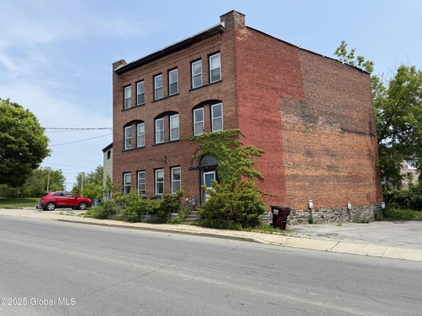 Listing Image #2 - Retail for sale at 22 Cayadutta Street, Gloversville NY 12078