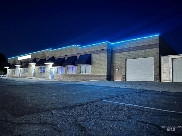 Listing Image #1 - Industrial for sale at 682 N Blue Lakes Blvd, Twin Falls ID 83301