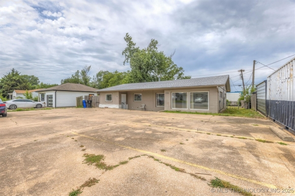 Listing Image #2 - Others for sale at 836 N 1st Street, Broken Arrow OK 74012