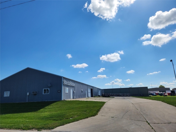 Listing Image #2 - Others for sale at 906 W 11th Street 2, Pella IA 50219