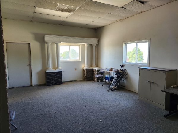 Listing Image #3 - Others for sale at 906 W 11th Street 2, Pella IA 50219