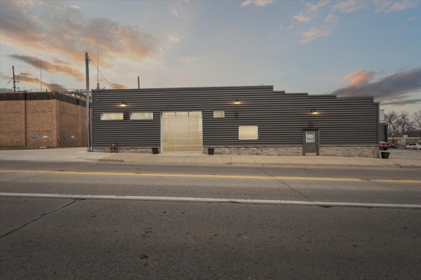 Listing Image #1 - Office for sale at 206 W Louis Glick Highway, Jackson MI 49201