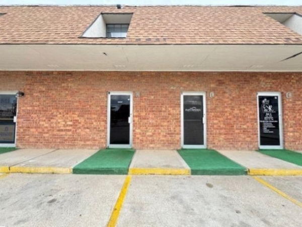Listing Image #2 - Retail for sale at 6202 Mcpherson Rd, Laredo TX 78041