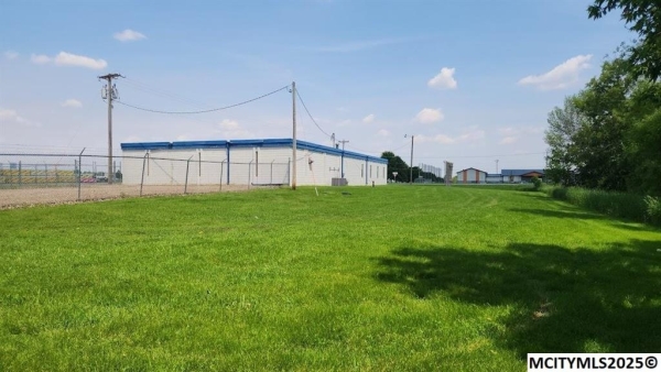Listing Image #3 - Industrial for sale at 4499 4th St SW, Mason City IA 50401