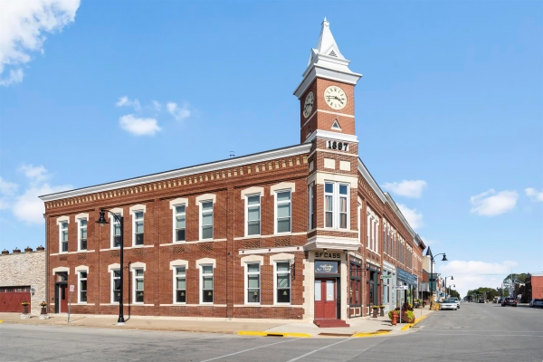 Listing Image #1 - Retail for sale at 118 W 1st Street, Sumner IA 50674