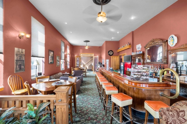 Listing Image #2 - Retail for sale at 118 W 1st Street, Sumner IA 50674