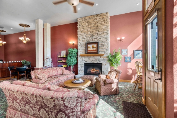 Listing Image #3 - Retail for sale at 118 W 1st Street, Sumner IA 50674