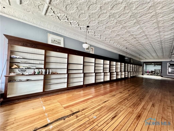 Listing Image #2 - Retail for sale at 123 N MICHIGAN AVE, Edgerton OH 43517