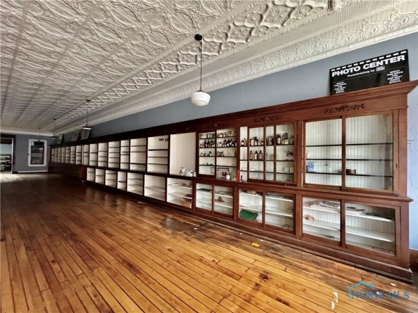 Listing Image #3 - Retail for sale at 123 N MICHIGAN AVE, Edgerton OH 43517