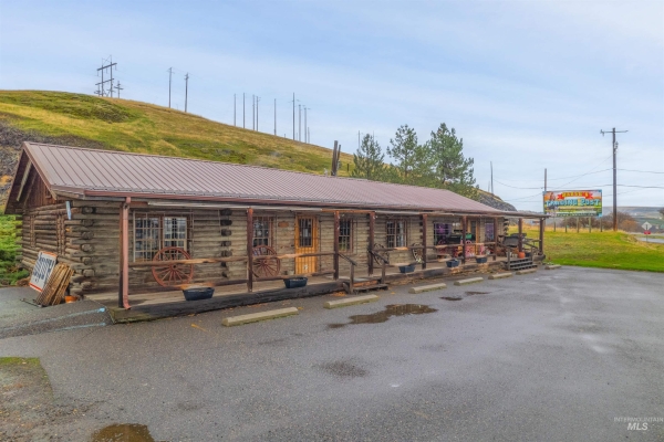 Listing Image #1 - Retail for sale at 1105 36th Street N, Lewiston ID 83501