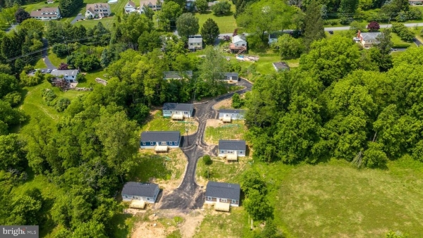 Listing Image #3 - Others for sale at 465 Royal Manor Road, Easton PA 18042