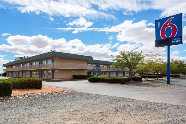 Listing Image #1 - Hotel for sale at 1350 W Main St., Barstow CA 92311, Barstow CA 92311