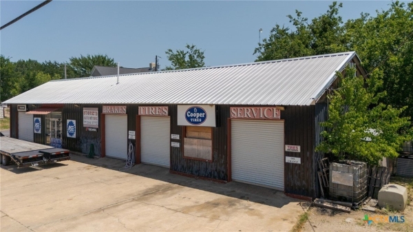 Listing Image #3 - Others for sale at 212 E Main Street, Gatesville TX 76528