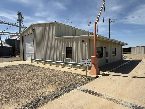 Listing Image #1 - Industrial for sale at 300 A Nix Road, Plainview TX 79072