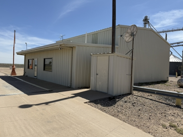 Listing Image #2 - Industrial for sale at 300 A Nix Road, Plainview TX 79072