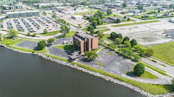Listing Image #3 - Office for sale at 400 Riverview Drive, Benton Harbor MI 49022 Listing Image #3 - Office for sale at 400 Riverview Drive, Benton Harbor MI 49022
