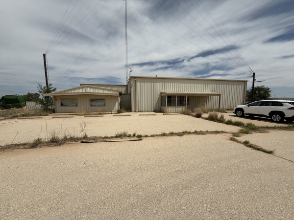 Listing Image #1 - Industrial for sale at 1561 Highway 82, Plains TX 79355
