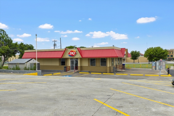 Listing Image #1 - Retail for sale at 15 N 7th St, Temple TX 76501